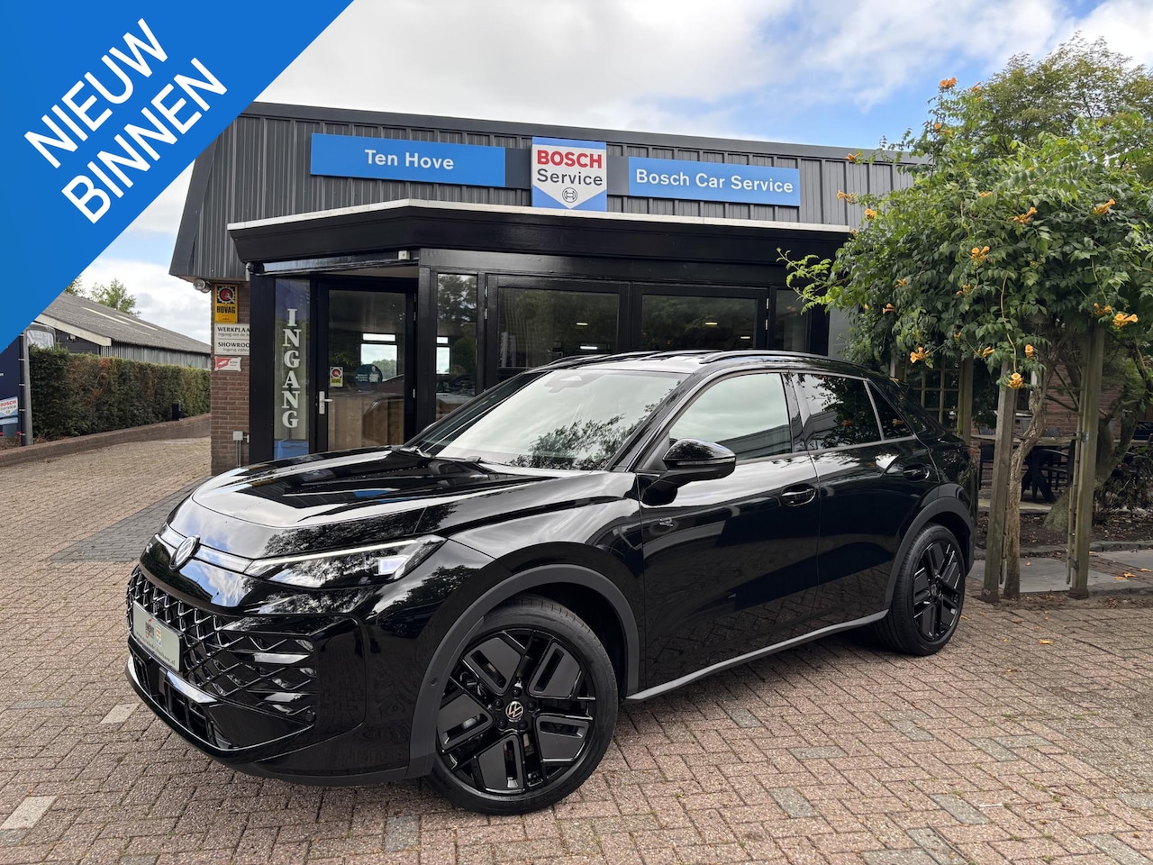 Volkswagen T-Roc - 1.5 eTSI DSG R-Line|360 Camera|Head Up|Acc|App-Co - AutoWereld.nl