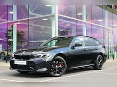 BMW 3-serie Touring - 330e M Sport Automaat / Panoramadak / Trekhaak / Sportstoelen / Adaptieve LED / Comfort Ac