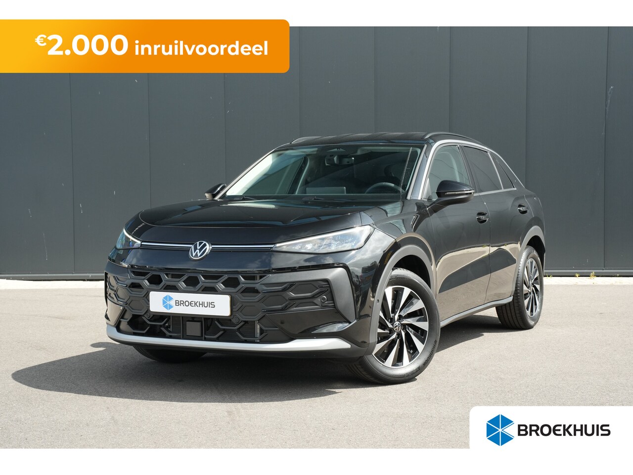 Volkswagen T-Roc - Life First Edition | 'App-Connect' draadloze smartphone integratie | Automatische afstands - AutoWereld.nl