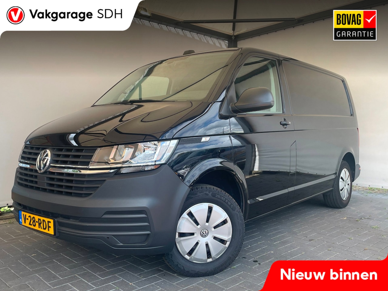 Volkswagen Transporter - 6.1 L1H1|3-zits|Carplay|Camera|Trekhaak|2200kg trekgewicht - AutoWereld.nl
