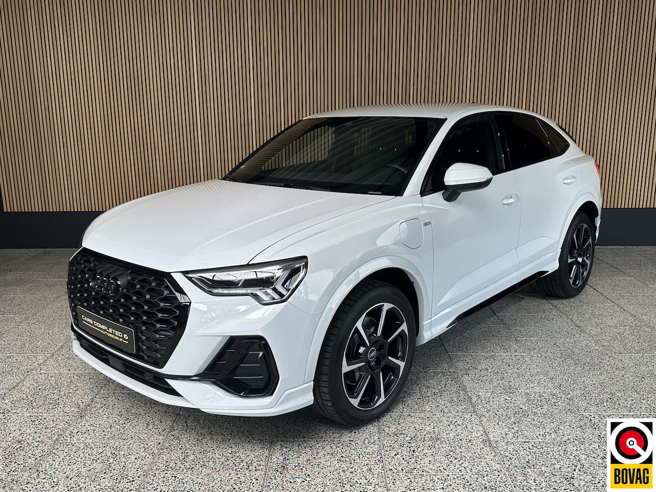 Audi Q3 Sportback - 45 TFSI e S-Line Matrix | Sfeer verlichting | Stoel / stuur verwarming - AutoWereld.nl