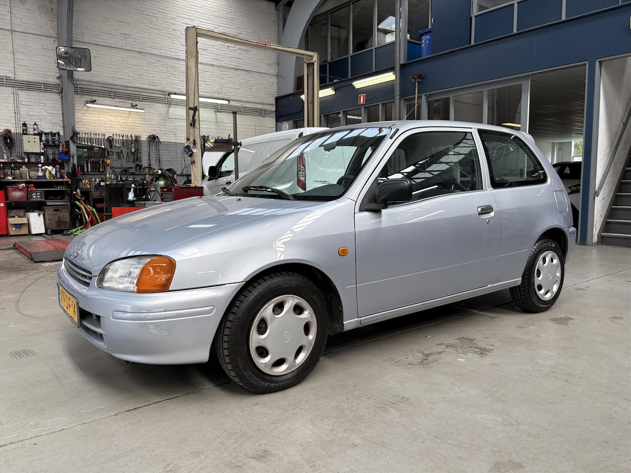 Toyota Starlet - 1.3 16V AUTOMAAT | Pioneer radio | Nieuwe APK | NAP | Rijklaar prijs! - AutoWereld.nl