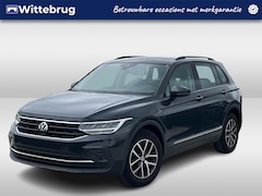 Volkswagen Tiguan - 1.5 TSI 150 pk Life / Voorstoelen, verwarmbaar / Achteruitrijcamera / Bluetooth Telefoonvo