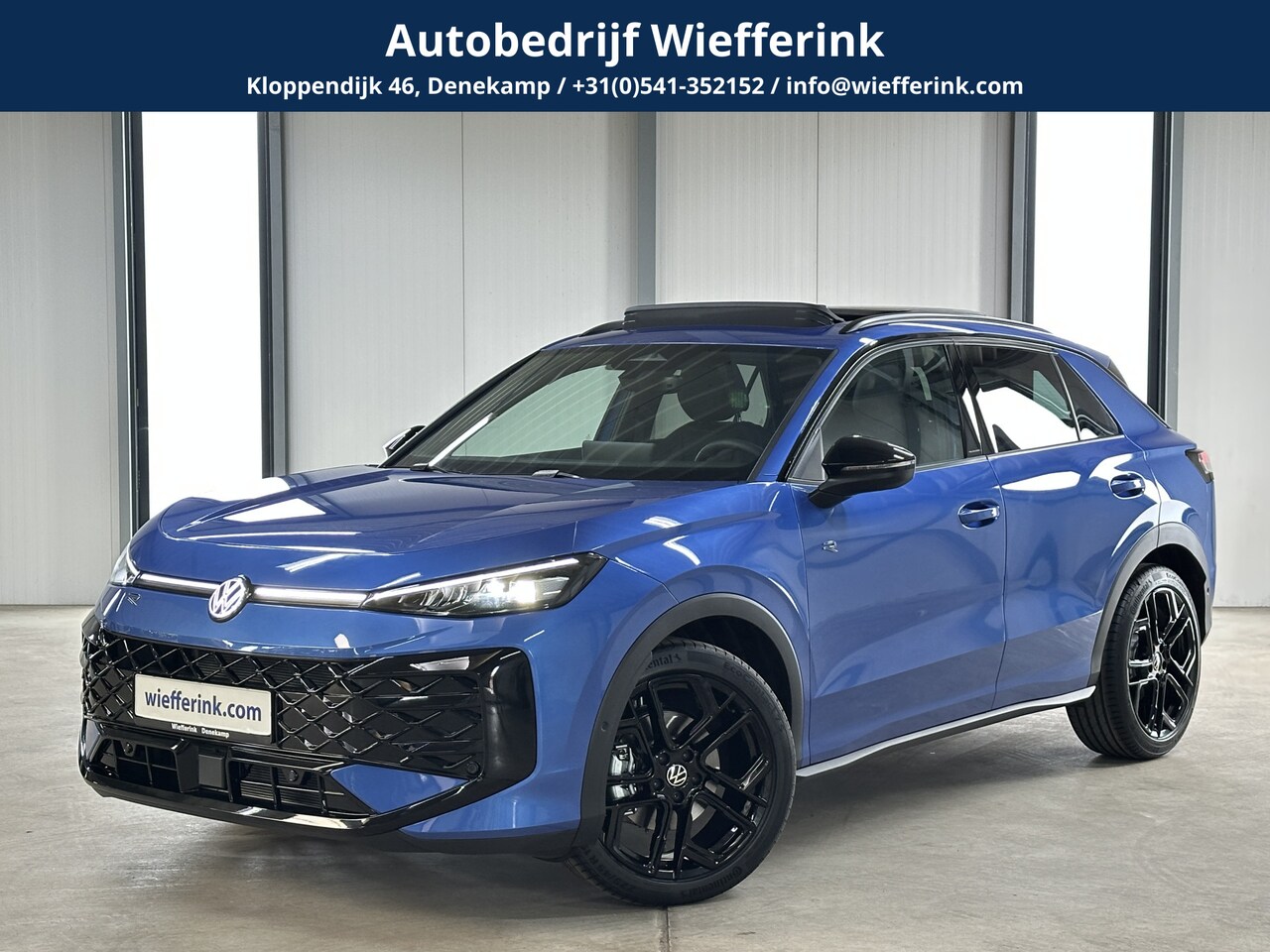 Volkswagen T-Roc - 1.5 eTsi R-Line First Edition | Trekhaak | Pano | Black-style | Licht-pakket (IQ.Light) - AutoWereld.nl