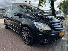 Mercedes-Benz B-klasse - 200 Airco/ECC, Cruisecontrol, Leder, Navigatie
