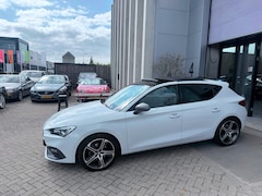 SEAT Leon - 1.5 eTSI FR VOL OPTIES NAP PANO CARPLAY NIEUWSTAAT INRUIL MOGELIJK