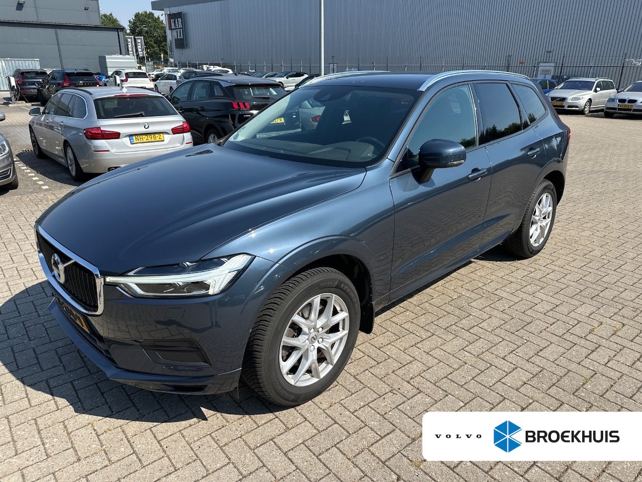 Volvo XC60 - 2.0 T5 Momentum | Trekhaak | Pilot Assist | Stoel & stuurverwarming | Camera | Standkachel - AutoWereld.nl