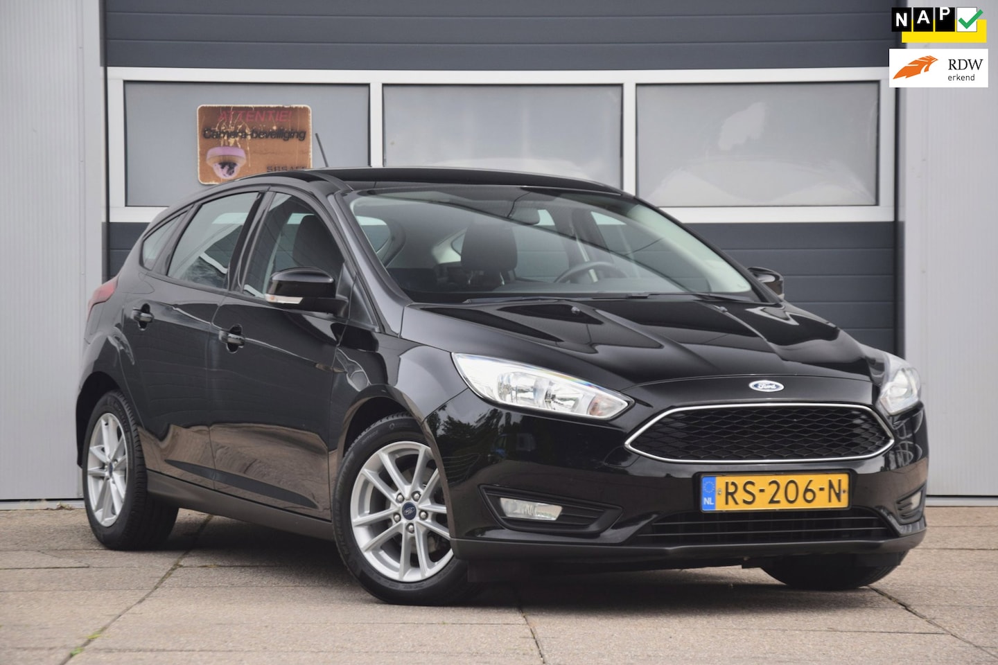 Ford Focus - 1.0 Lease Edition /APPLE CARPLAY/CRUISE CONTROL - AutoWereld.nl