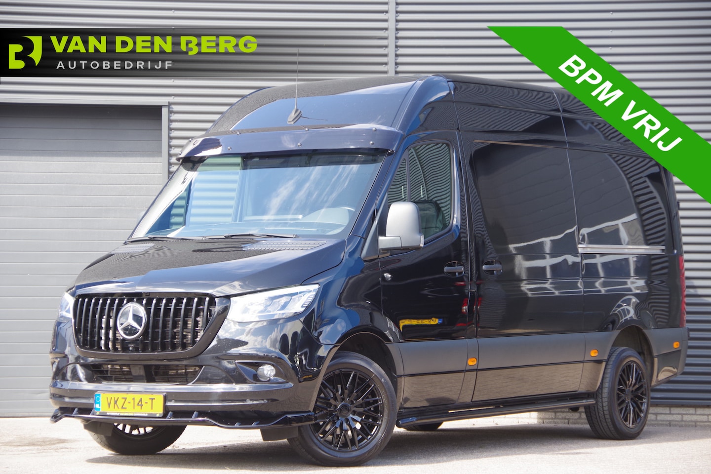 Mercedes-Benz Sprinter - 319 3.0 CDI L2H2 AUT. LED, 2X SCHUIFDEUR, 3.5T TREKHAAK, 360 CAMERA, MBUX 10'', LEDER, CRU - AutoWereld.nl