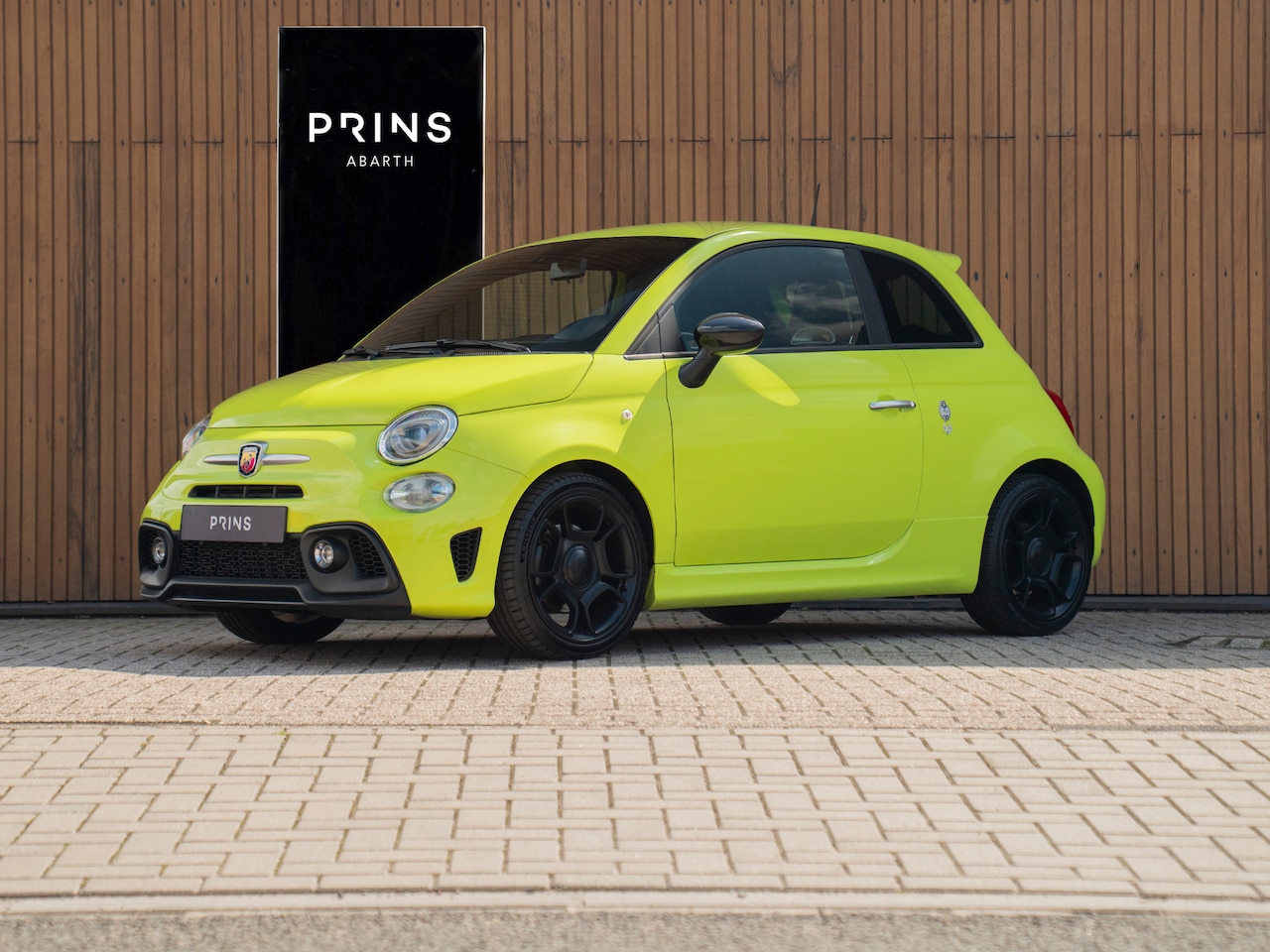 Abarth 500 - 1.4 T-Jet Abarth Turismo 70th Anniversary - AutoWereld.nl