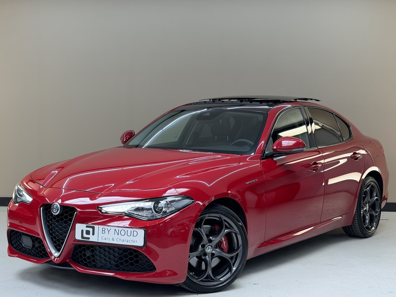 Alfa Romeo Giulia - 2.0 T AWD Veloce 2.0 T AWD Veloce, 280Pk, 2017, 1ste eigenaar, Dealer onderhouden, Panoramadak, Sport inter - AutoWereld.nl