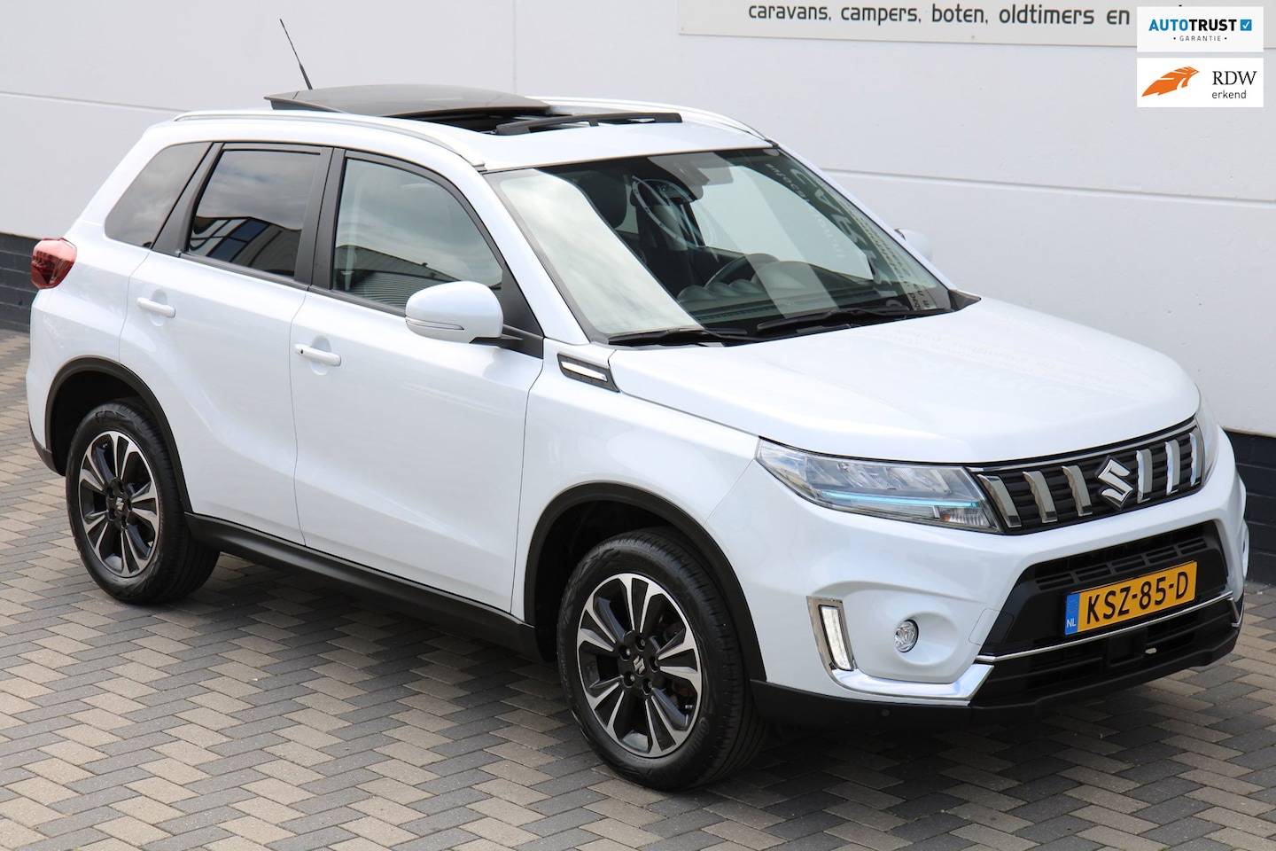Suzuki Vitara - 1.5 Hybrid Adventure Pano Carplay Camera ACC ! - AutoWereld.nl