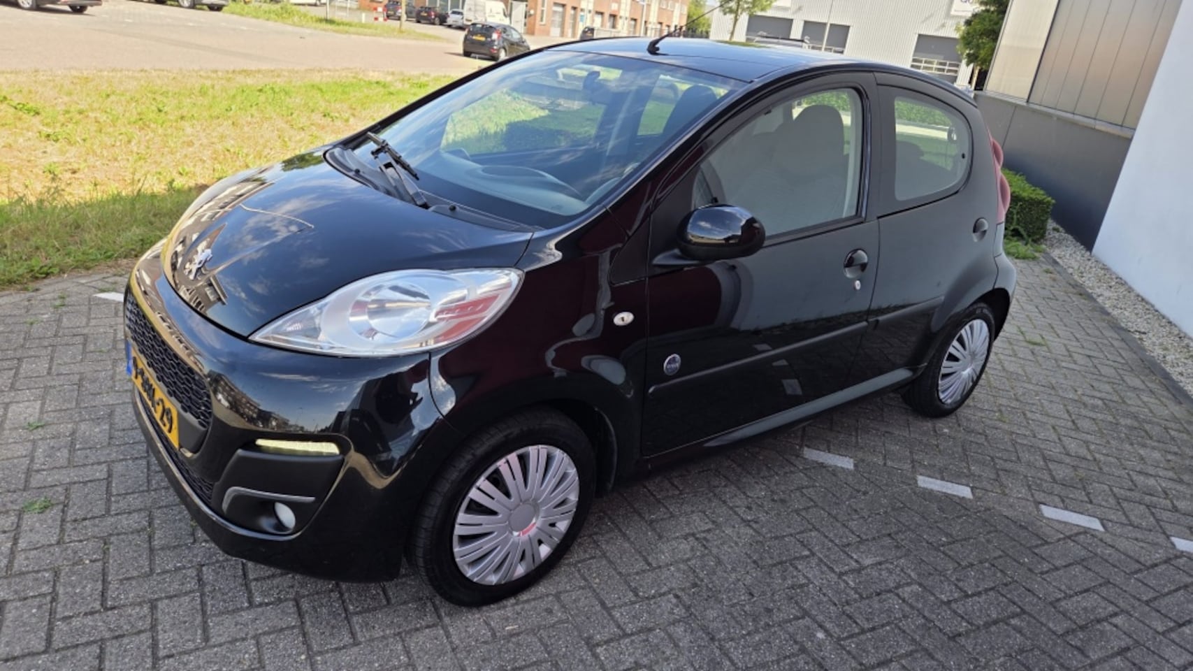 Peugeot 107 - 1.0 Envy 1.0 Envy - AutoWereld.nl