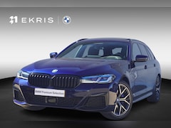 BMW 5-serie Touring - 530e xDrive M Sport Pro | Trekhaak | Panoramadak | Harman Kardon | Head-up | Adaptief onde
