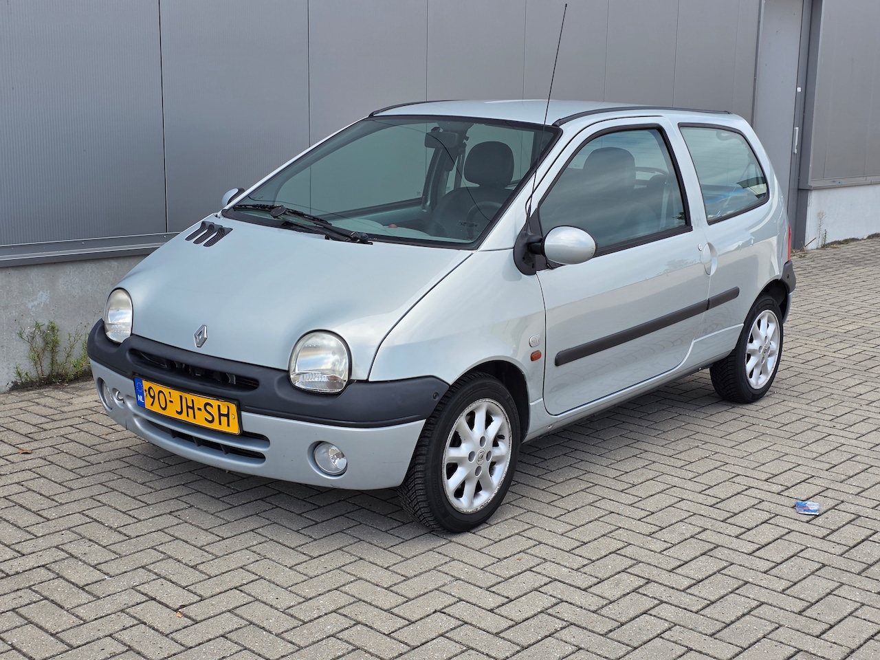 Renault Twingo - 1.2-16V Initiale Quickshift 5 Airco | Cruise | APK | NAP | leer | elek. ramen en spiegels - AutoWereld.nl