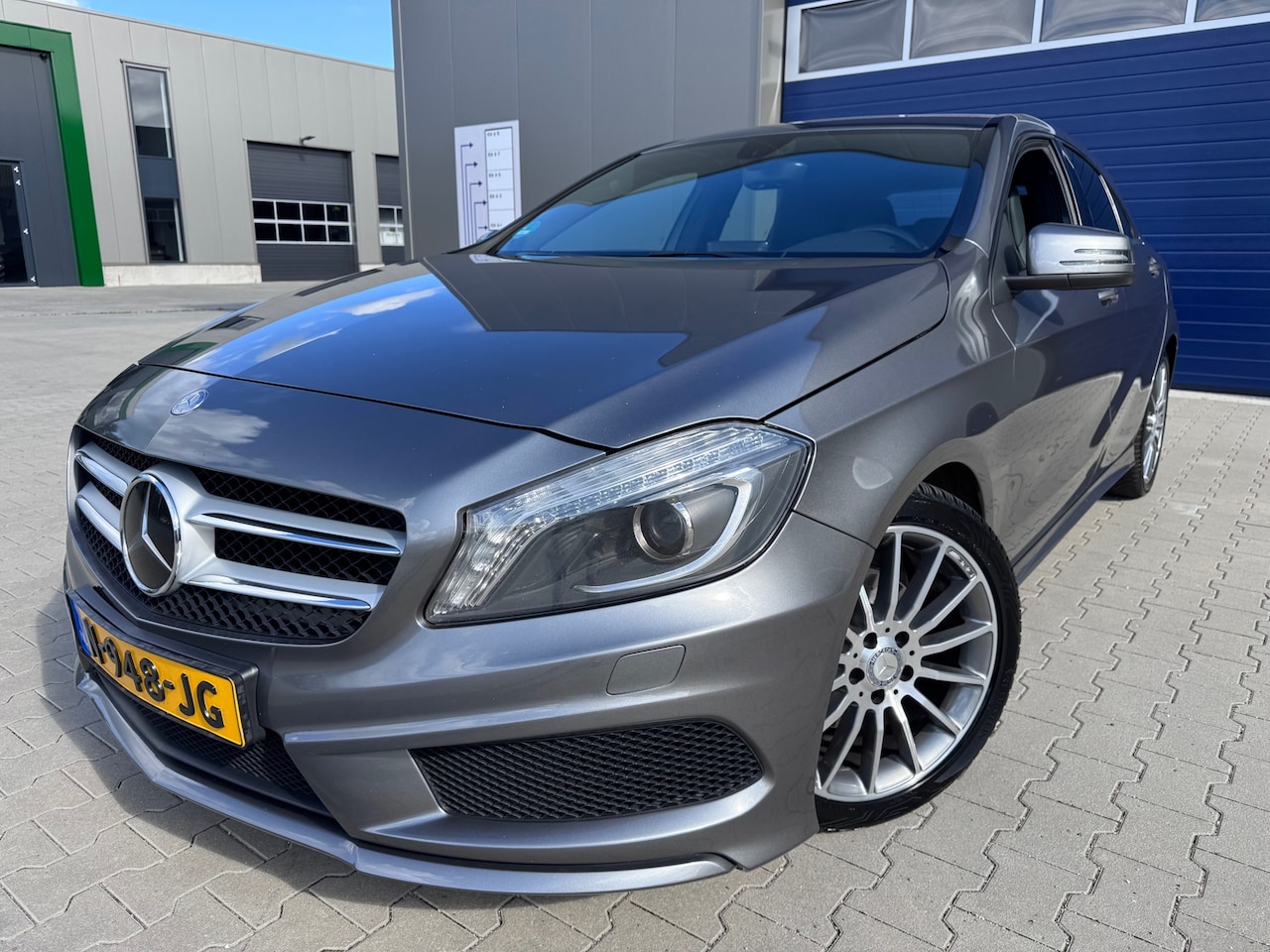 Mercedes-Benz A-klasse - 180 Ambition|Amg Style||dealer onderhouden| Eerste eigenaar!! - AutoWereld.nl