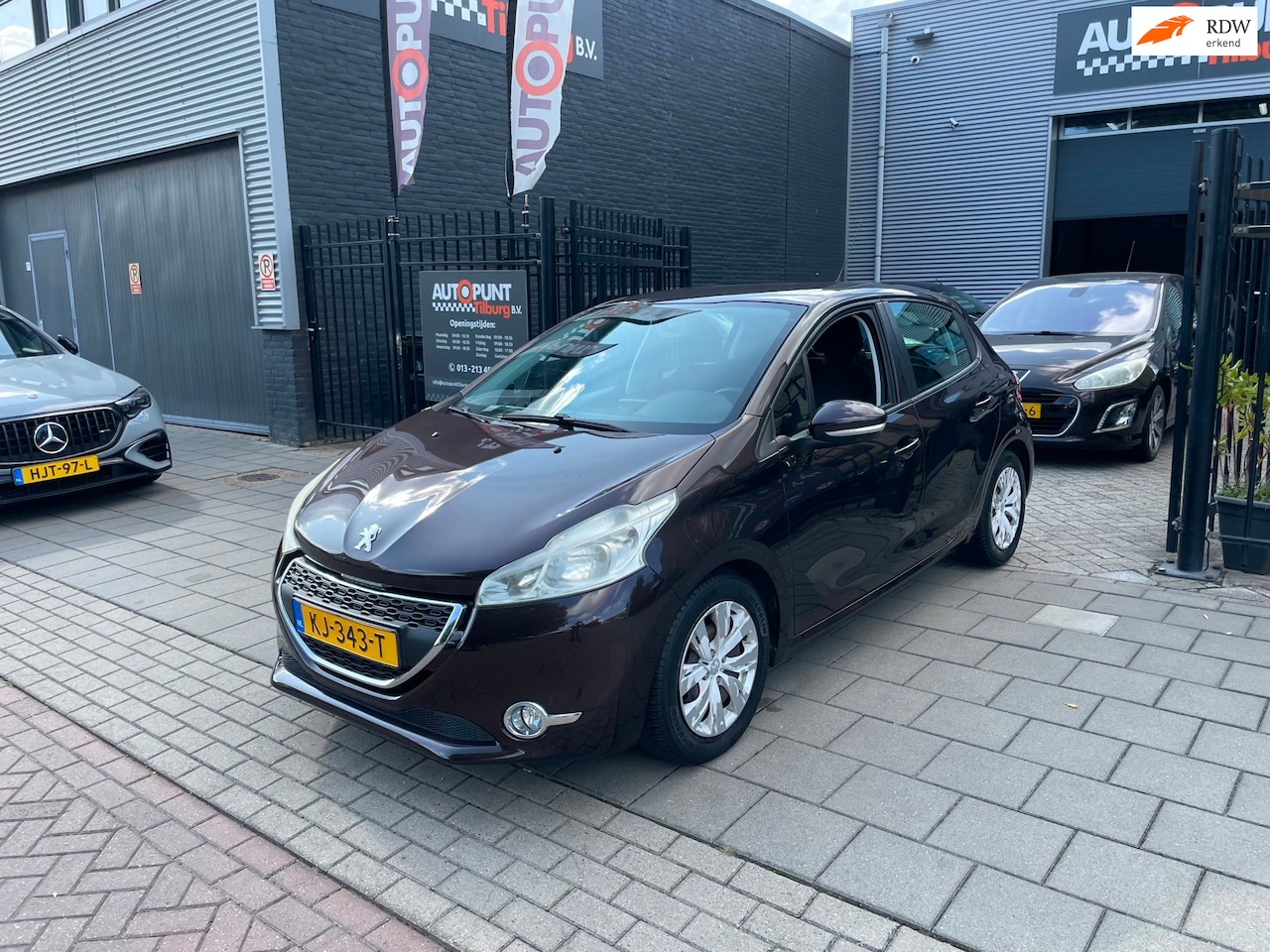 Peugeot 208 - 1.4 VTi Active Airco Navi PDC NAP APK 1 Jaar - AutoWereld.nl