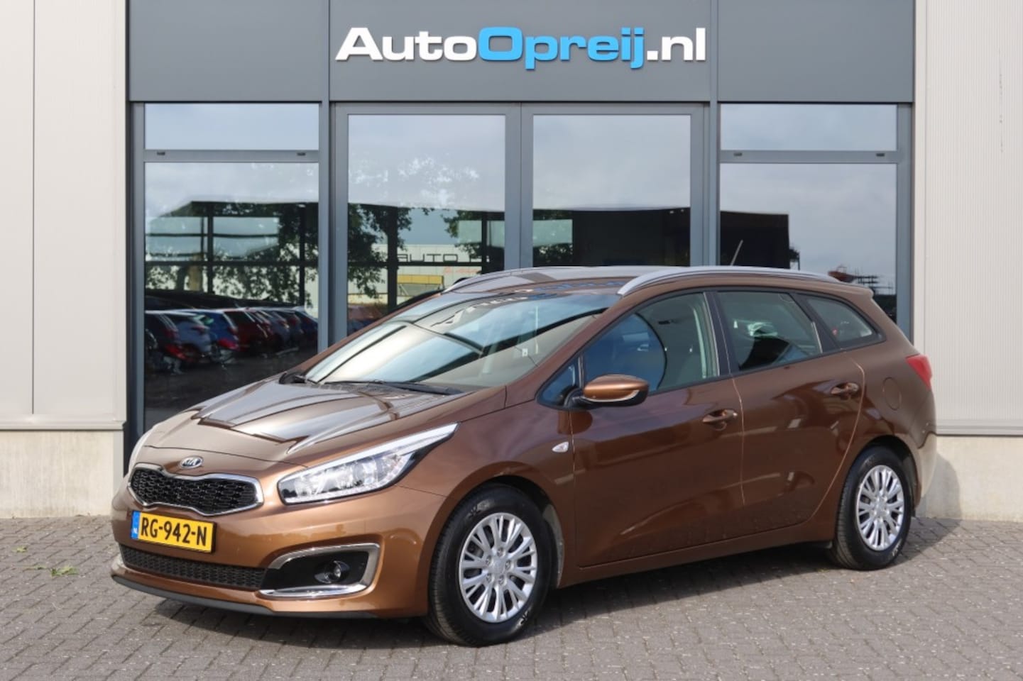 Kia Cee'd - 1.0 T-GDi ComfortLine Clima, Cruise, Trekhaak, 40.000KM - AutoWereld.nl