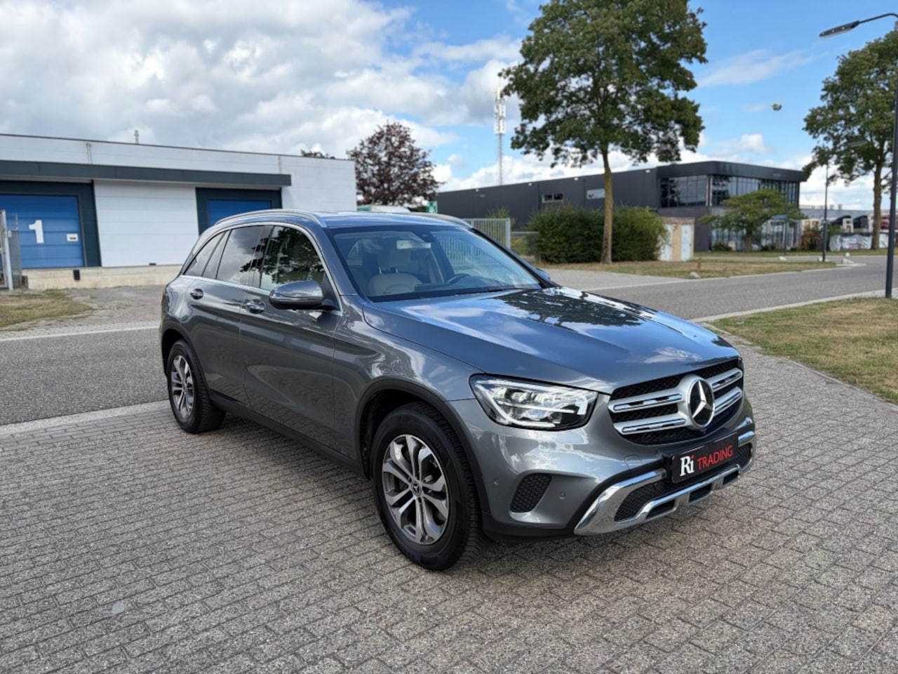 Mercedes-Benz GLC-klasse - 200 AMG Distronic+ Night Pakket - AutoWereld.nl