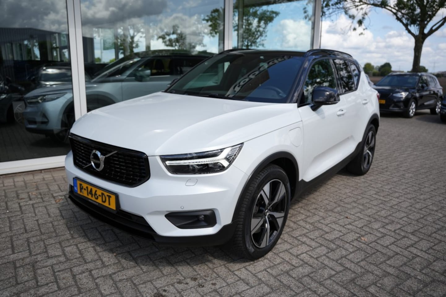 Volvo XC40 - 1.5 T4 RECH R-DESIGN, Camera,Carplay, Harman Kardon - AutoWereld.nl