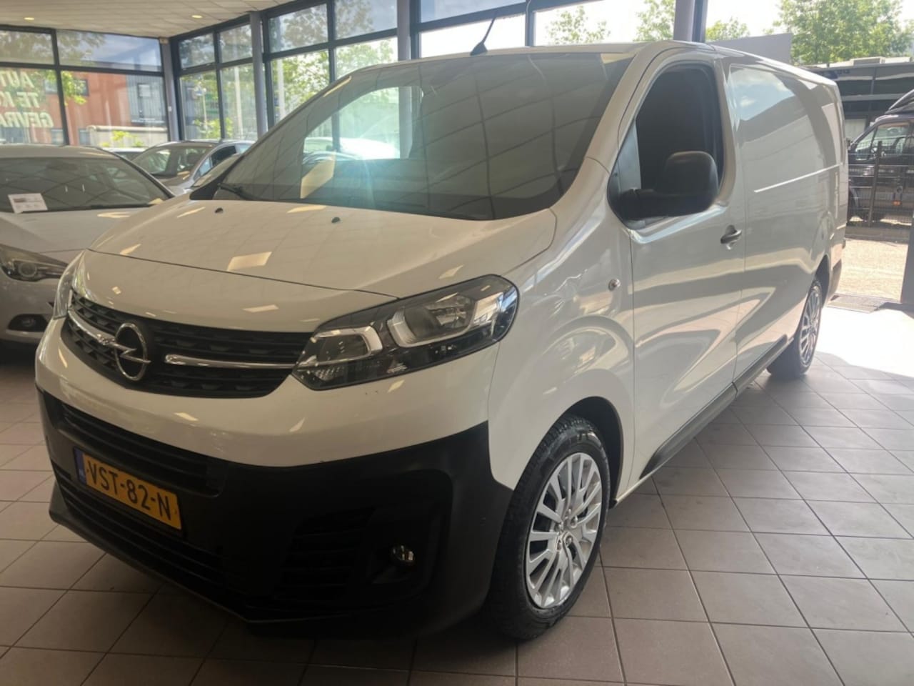 Opel Vivaro - 2.0 CDTI L3H1 Innov. AUTOMAAT 82 DKM BJ 2021 !!! - AutoWereld.nl