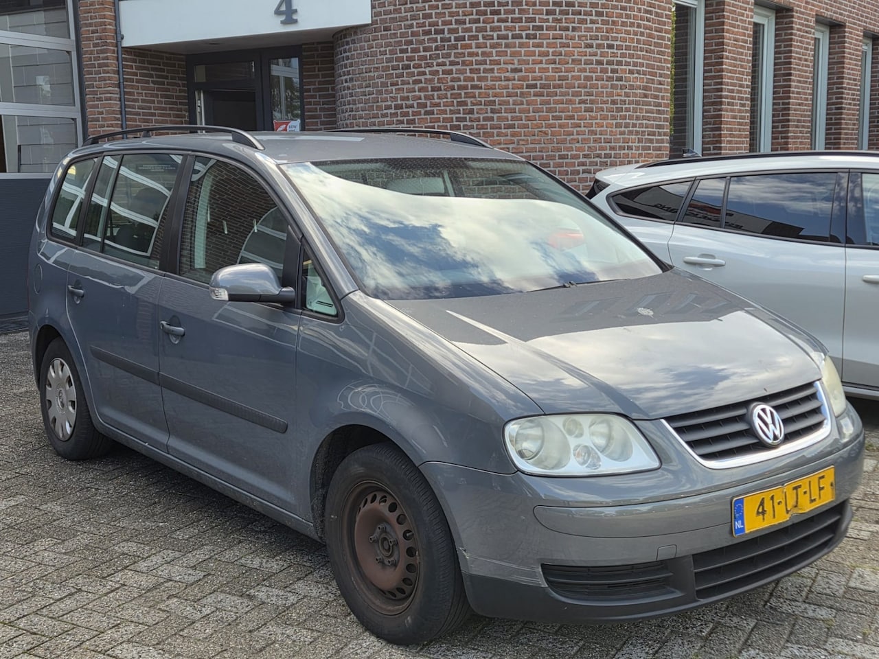 Volkswagen Touran - 1.6-16V FSI Trendline 1.6-16V FSI Trendline - AutoWereld.nl