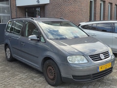 Volkswagen Touran - 1.6-16V FSI Trendline