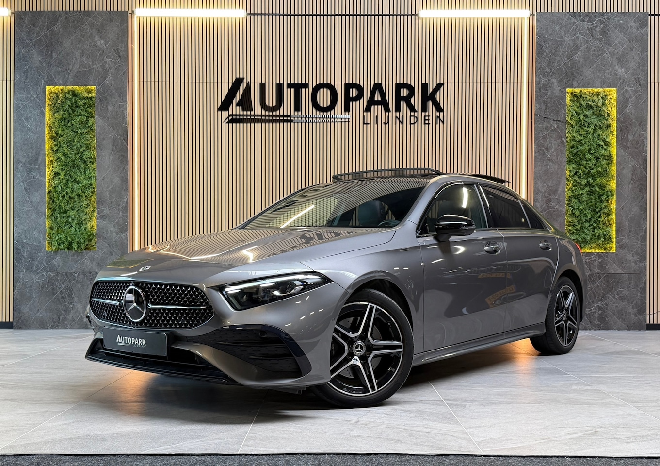 Mercedes-Benz A-klasse - 250 e Business Line BTW|AMG|PANO|HuD|360CAM|MEMORY|KEYLESS|SFEERVERLICHT|FACELIFT|NIGHTPAK - AutoWereld.nl