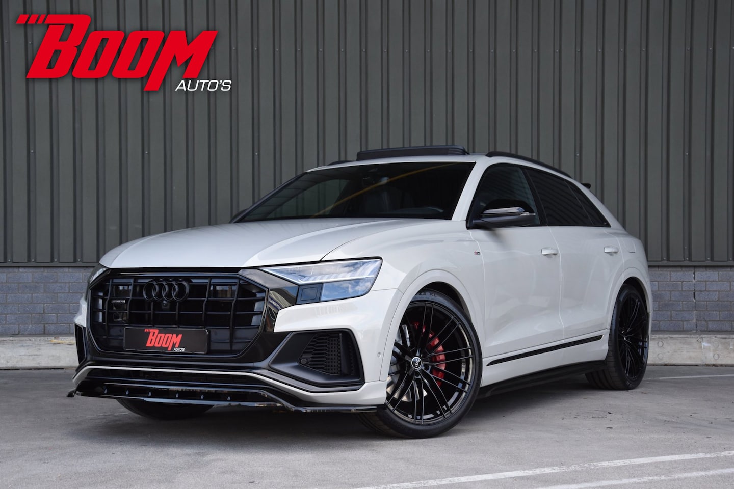Audi Q8 - 55 TFSI e quattro S-Line SQ8 Stijl PANODAK|RSZETELS|TREKHAAK|MASSAGE|SOFTCLOSE|ACC|KEYLESS - AutoWereld.nl