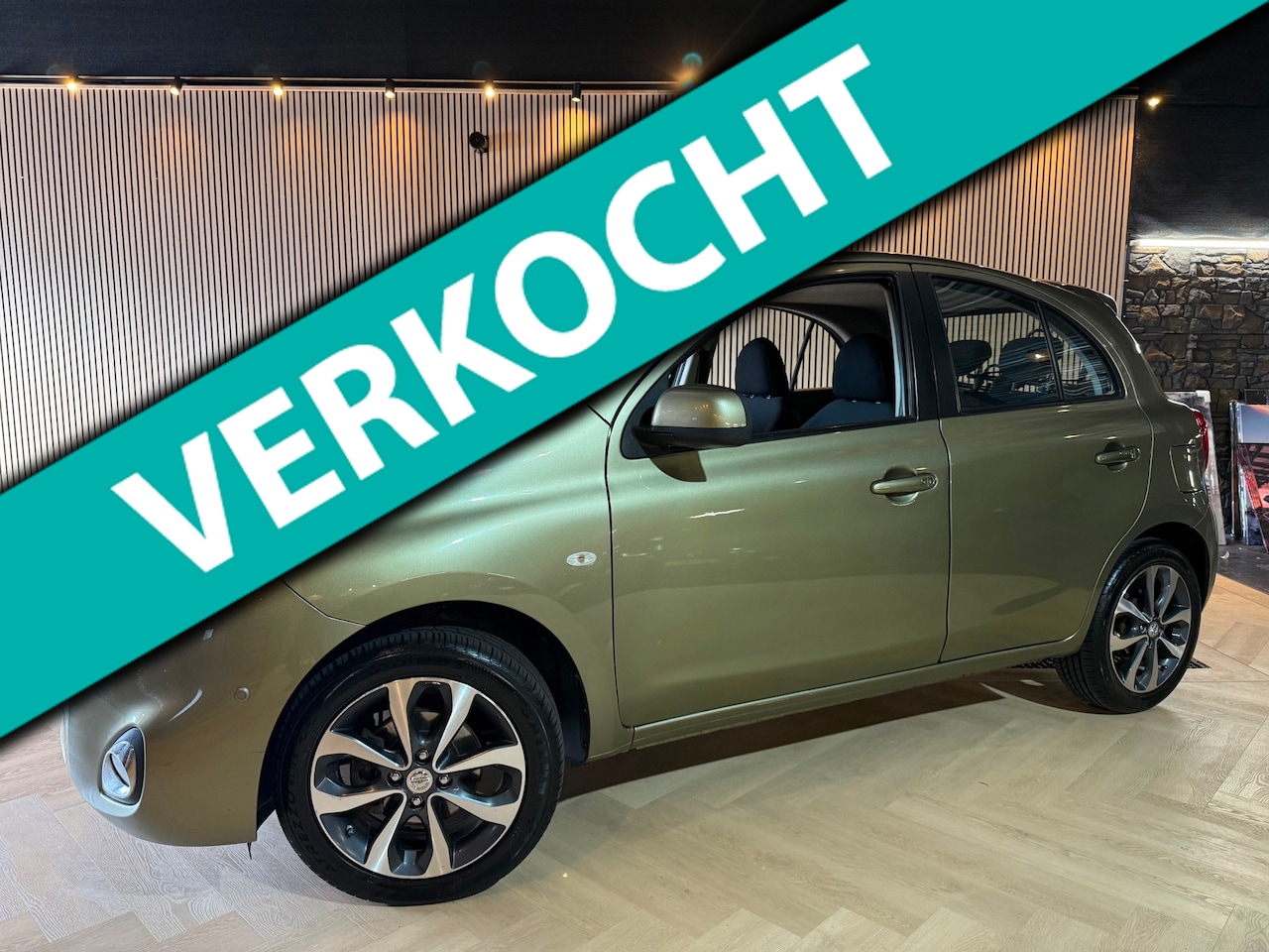 Nissan Micra - Olijf groen 1.2 Pano | navi | keyless | Pdc - AutoWereld.nl