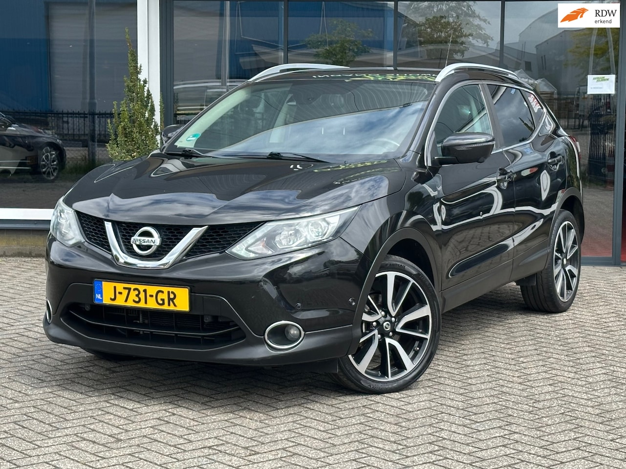 Nissan Qashqai - 1.2 Connect Edition / Pano / Camera / Lane assist - AutoWereld.nl