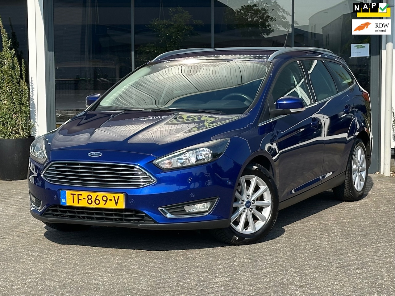 Ford Focus Wagon - 1.0 Titanium / Uitstekende staat - AutoWereld.nl