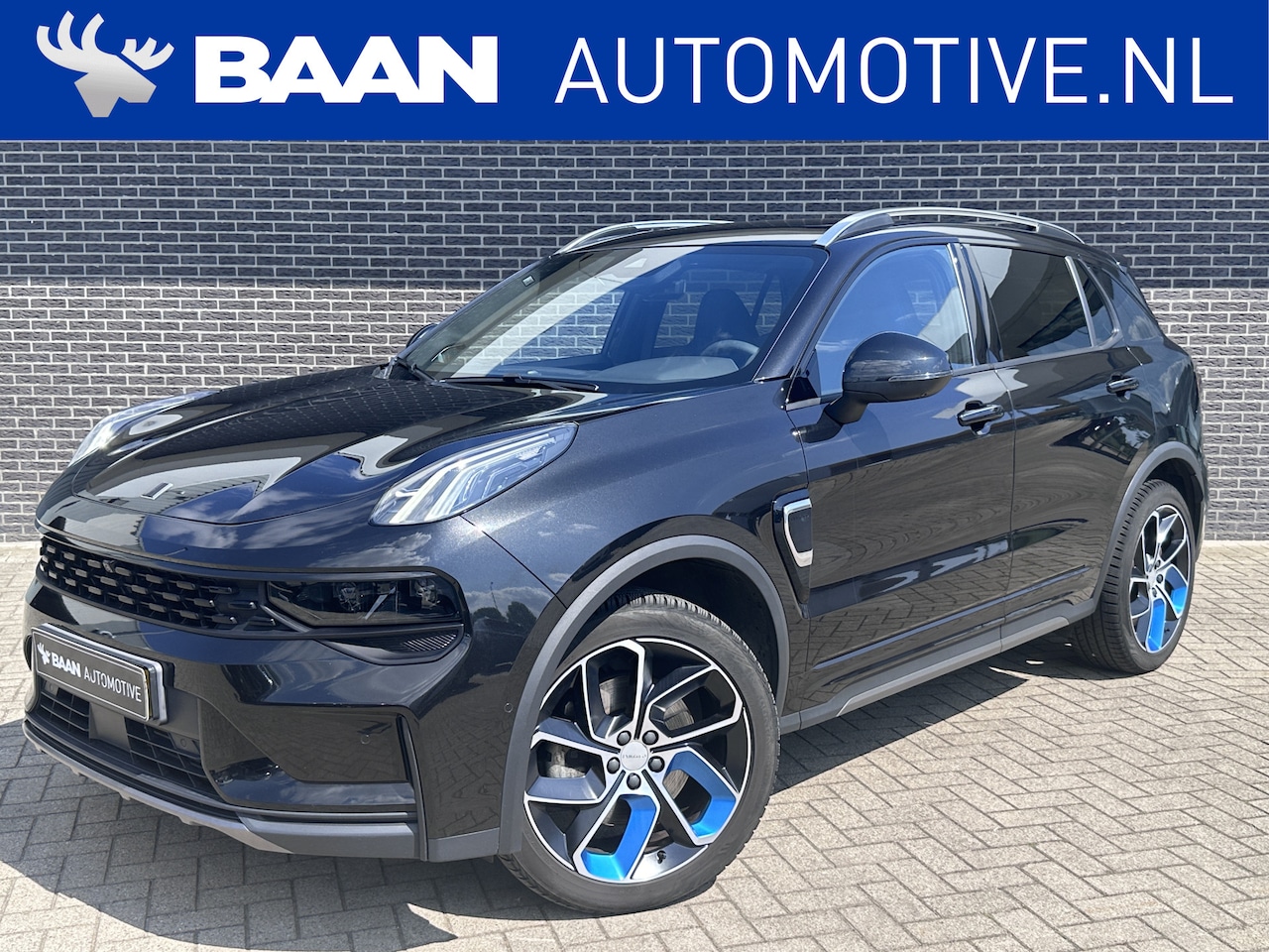 Lynk & Co 01 - 1.5 | Trekhaak | Zwarte hemel | 360 - AutoWereld.nl