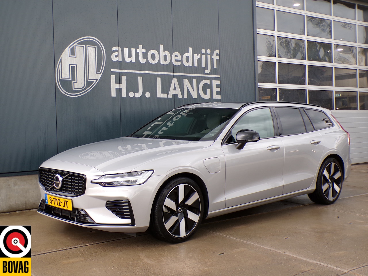 Volvo V60 - 2.0 T6 Plug-in hybrid AWD Plus Dark 2.0 T6 Plug-in hybrid AWD Plus Dark - AutoWereld.nl