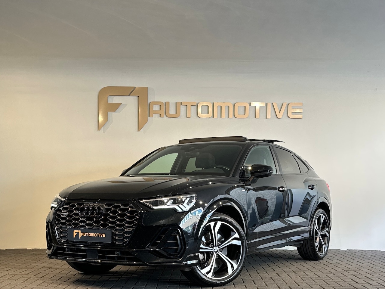 Audi Q3 Sportback - 40 TFSI quattro 3xS-Line Pano|ACC|Lane|Camera|Carplay - AutoWereld.nl
