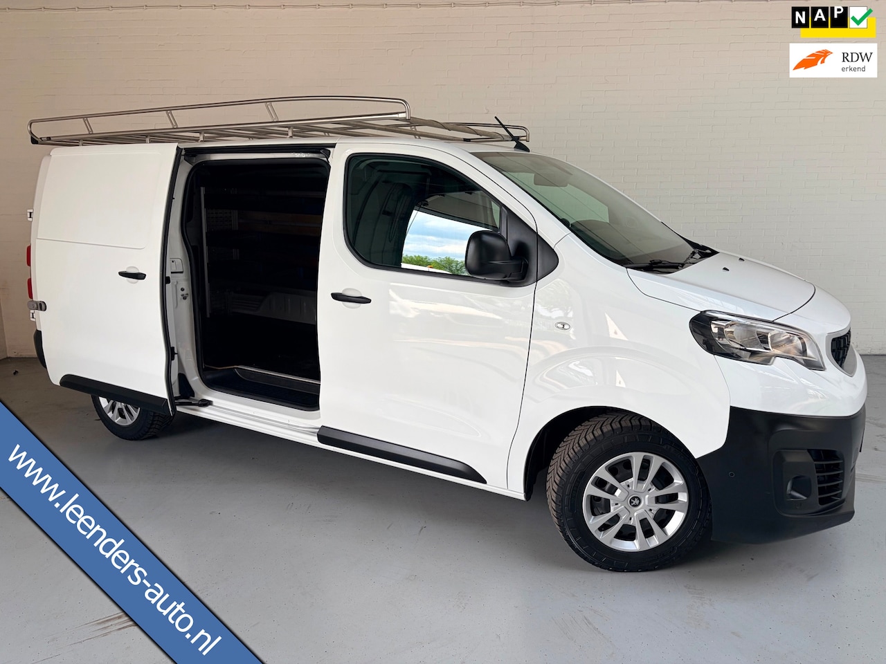 Peugeot Expert - L3H1 2.0 BlueHDI 120pk Long Premium, 3Persoons, Imperiaal, Sortimo, RIJKLAARPRIJS! - AutoWereld.nl
