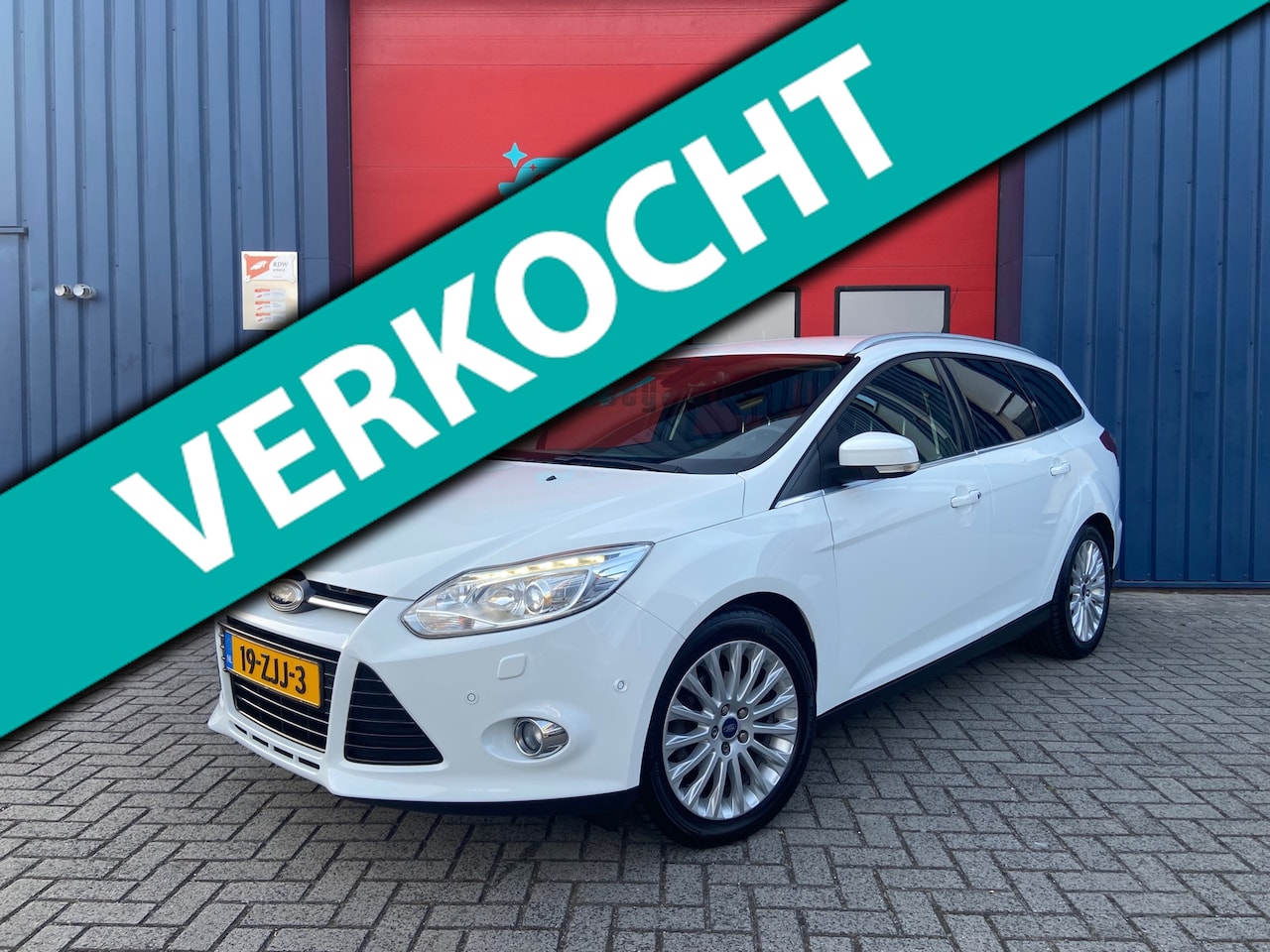 Ford Focus Wagon - 1.0 EcoBoost Titanium |Park assist|Trekhaak|Clima|Cruise - AutoWereld.nl