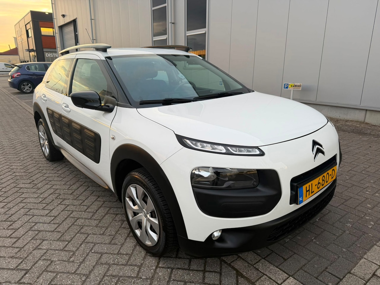 Citroën C4 Cactus - 1.2 PureTech Feel Automaat Airco Navi APK NAP - AutoWereld.nl