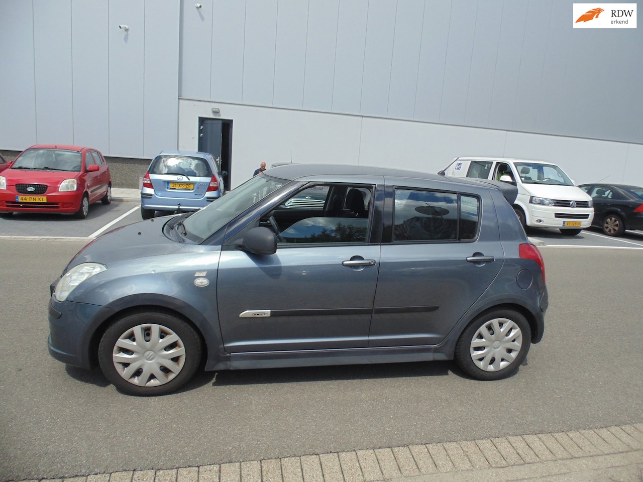 Suzuki Swift - 1.3 Shogun 5 DEURS MET AIRCO APK 08-2027 - AutoWereld.nl