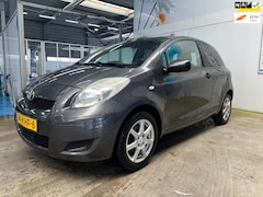 Toyota Yaris - 1.3 VVTi Comfort/ Airco/ Nieuw APK/ Mediascherm