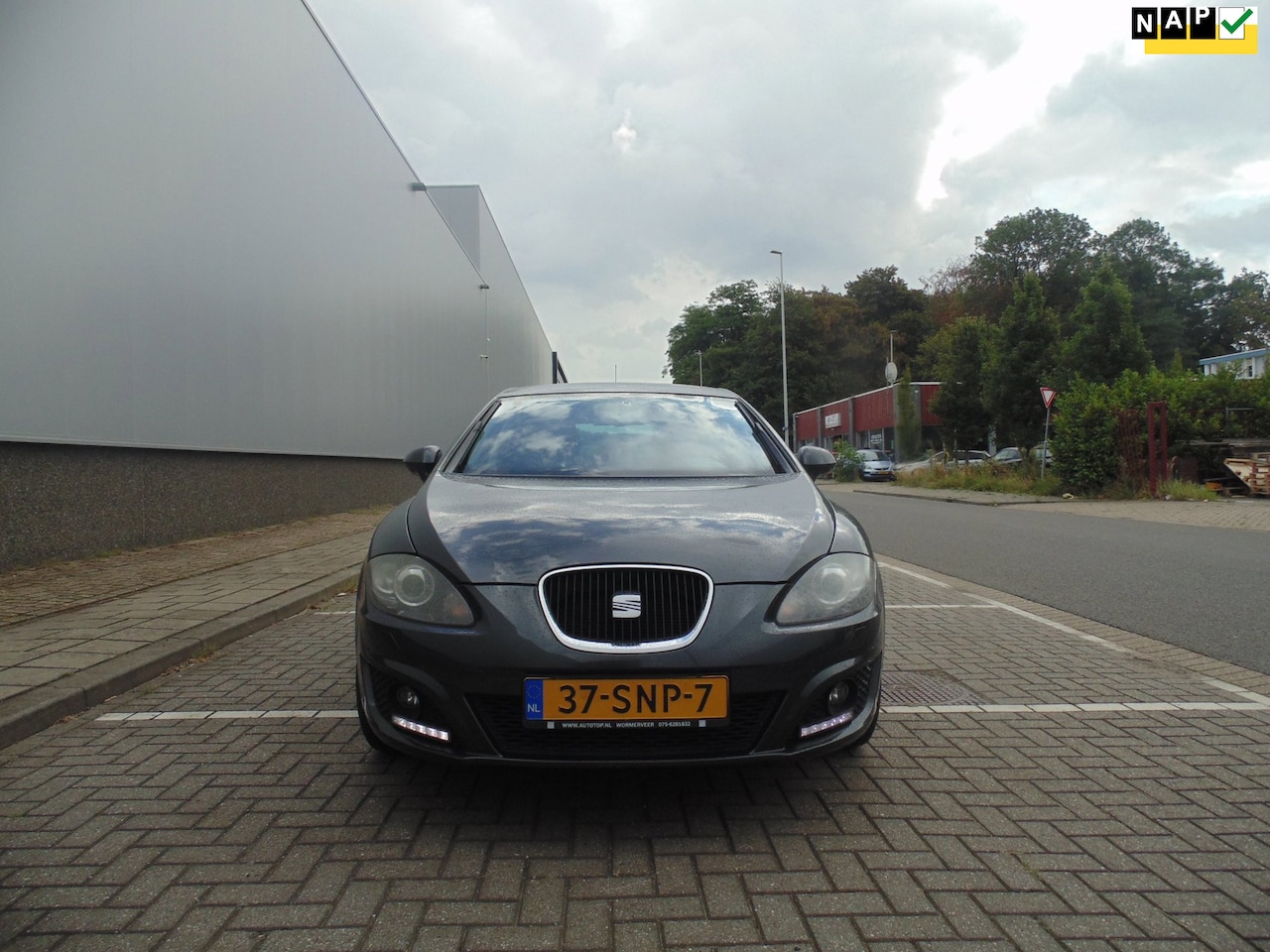 SEAT Leon - 1.2 TSI Ecomotive Businessline COPA MET NAVI AIRCO TREKHAAK - AutoWereld.nl