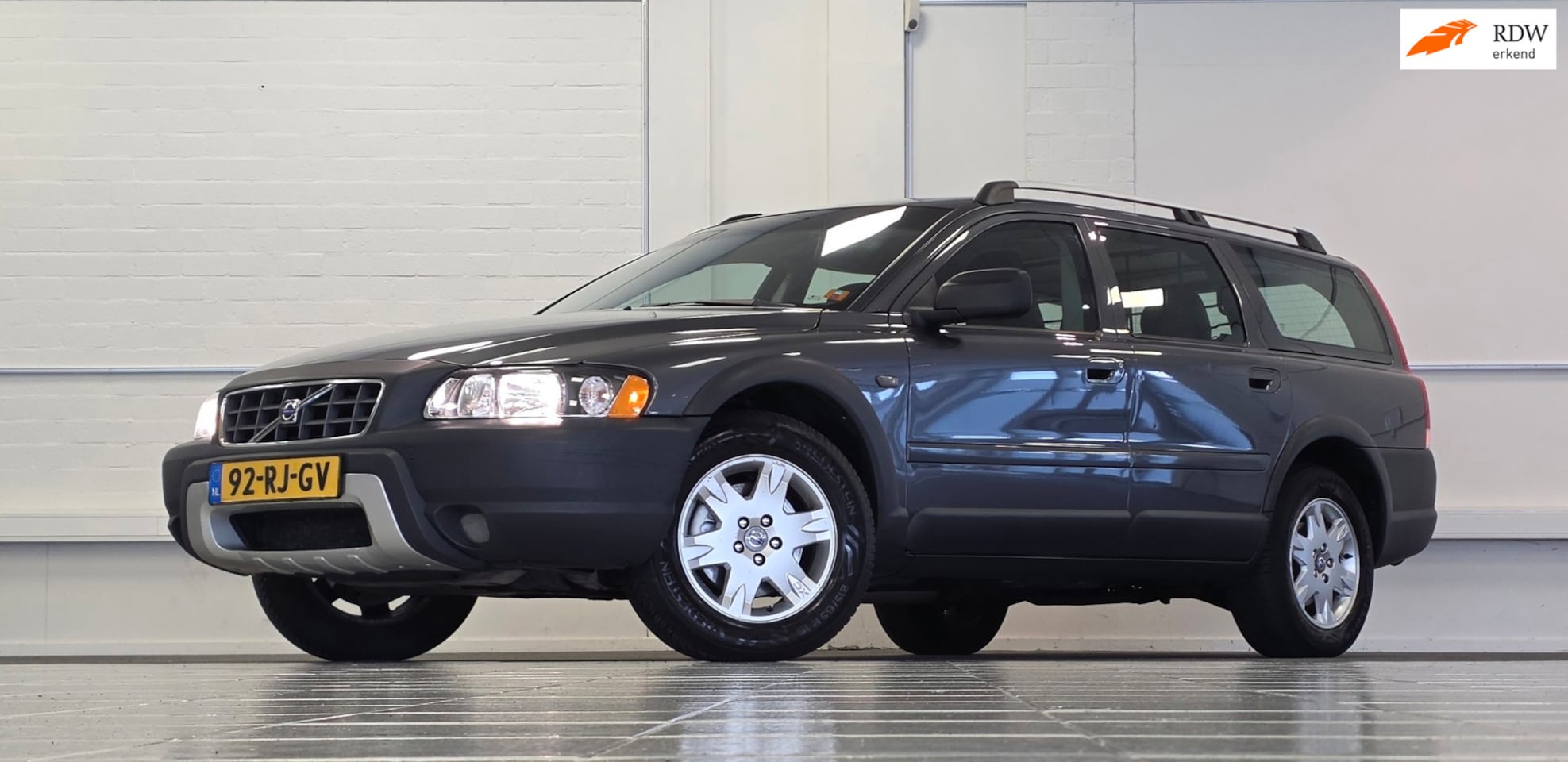 Volvo XC70 - 2.5 T Momentum Leder Trekhaak APK 12-03-2027 Garantie - AutoWereld.nl