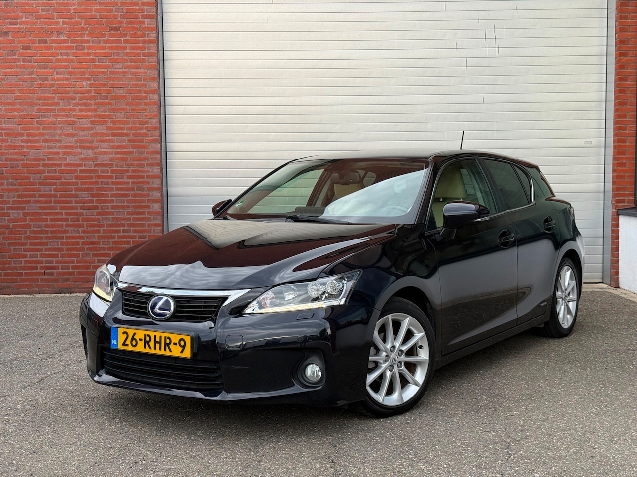 Lexus CT 200h - Hybrid| NAVI| LEER| CAMERA| NAP - AutoWereld.nl