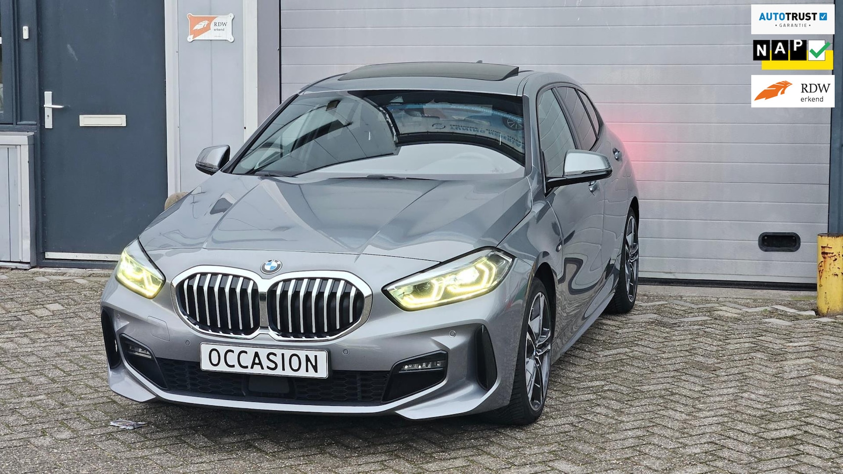 BMW 1-serie - 118i M-Sport | Orig. NL | PANO | Sfeerverl. | Carplay | ACC - AutoWereld.nl