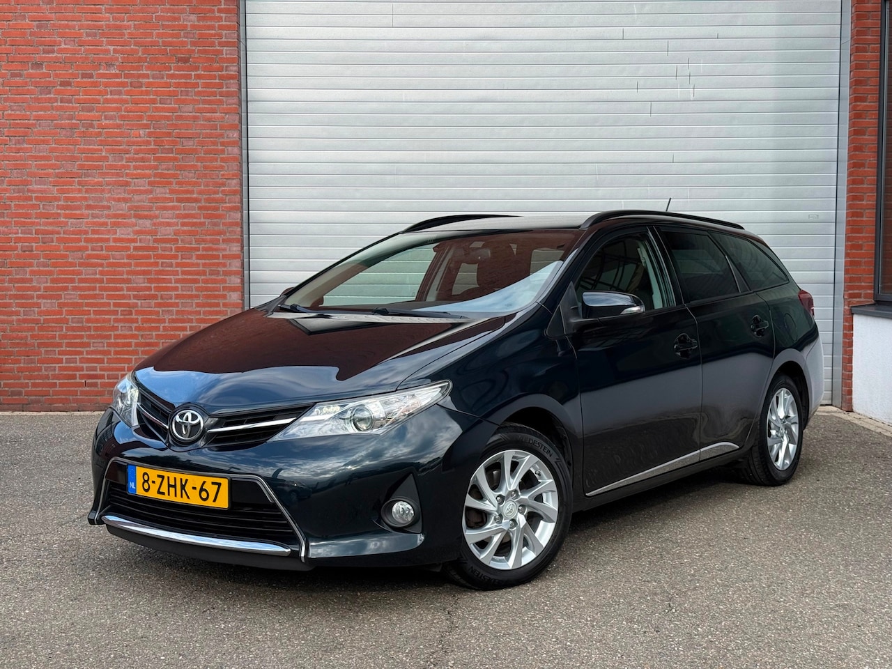 Toyota Auris Touring Sports - 1.6 Dynamic | AUTOMAAT | NAVI | NAP | CAMERA - AutoWereld.nl
