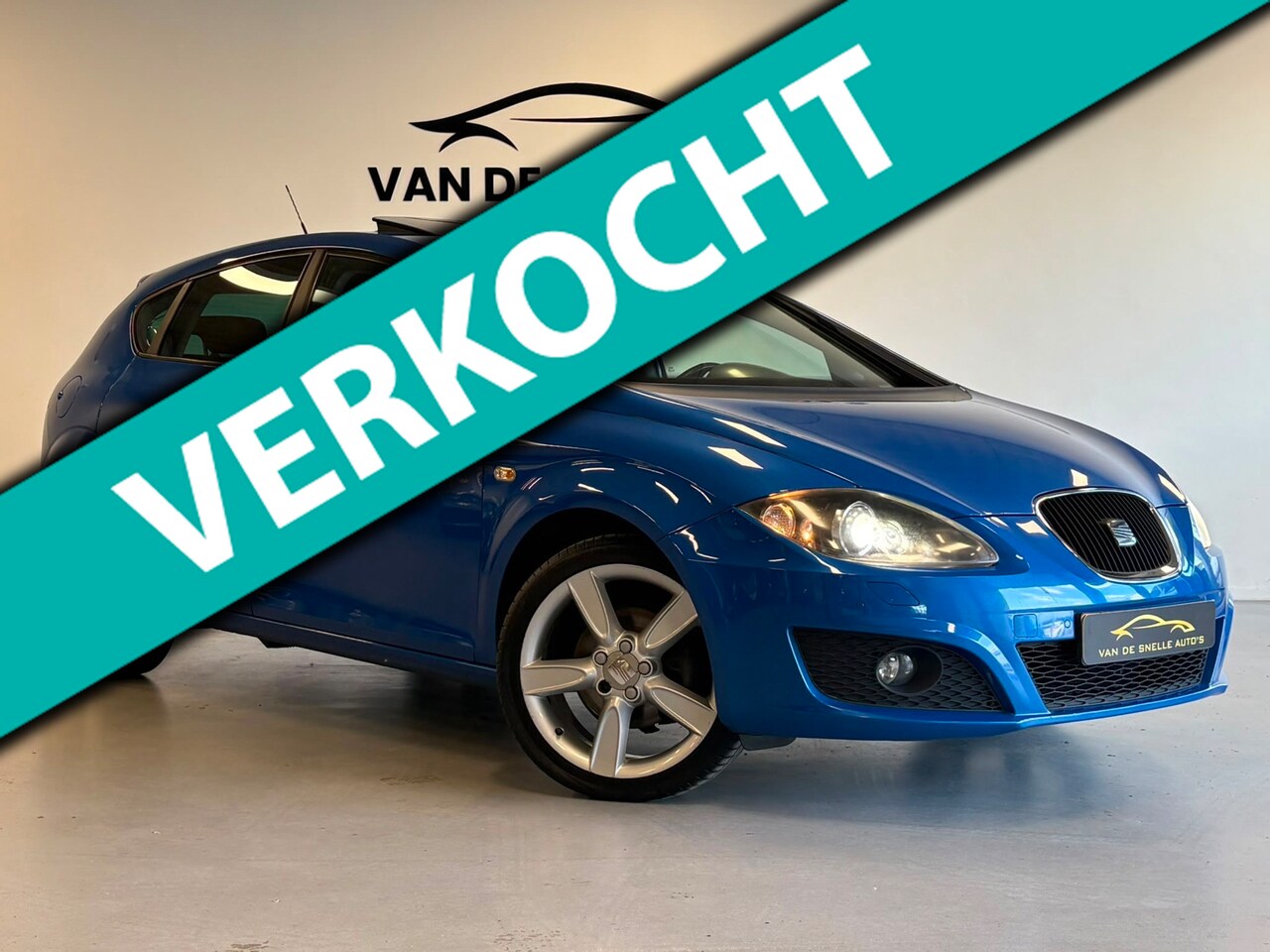 SEAT Leon - 1.8 TFSI Businessline High AUTOMAAT/PANO/PDC/BIXENON - AutoWereld.nl
