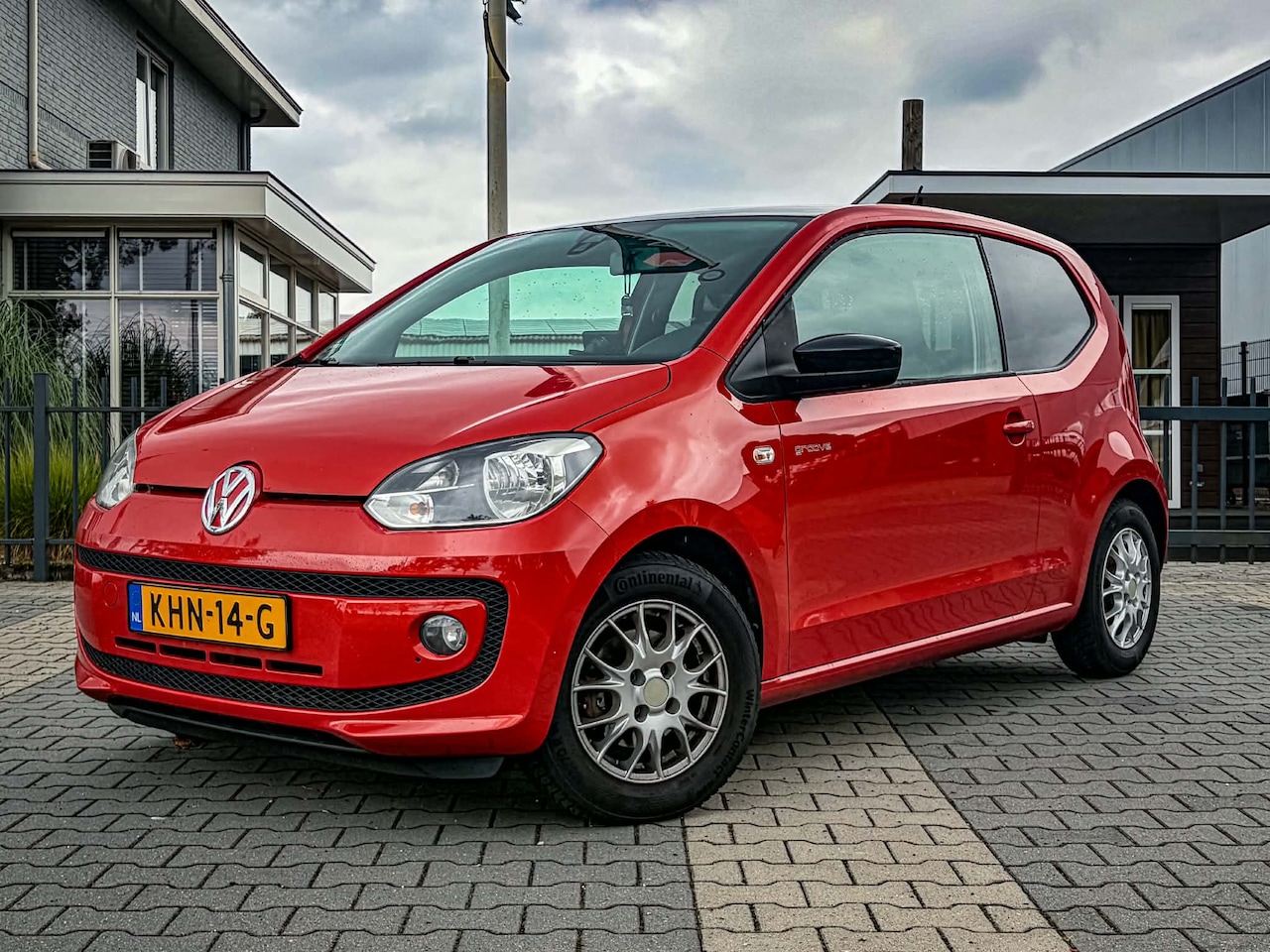 Volkswagen Up! - 1.0 groove up! BlueMotion 1.0 Groove Up! | Panorama | Stoelverw | Fender Audio | Navi | Cruise - AutoWereld.nl