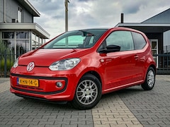 Volkswagen Up! - 1.0 groove up! BlueMotion 1.0 Groove Up! | Panorama | Stoelverw | Fender Audio | Navi | Cruise