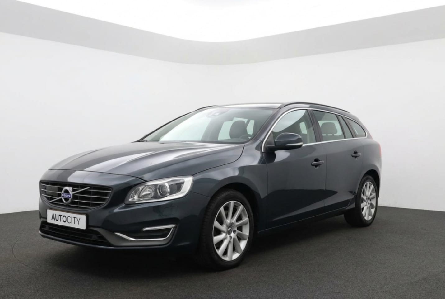Volvo V60 - T3 Polar+ Automaat | Adaptive Cruise | Bi-Xenon | Stoelverwarming - AutoWereld.nl