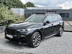 BMW X7 - xDrive40i M-Pakket 7 Pers Panodak|Skylounge|Luchtvering Saphire Zwart